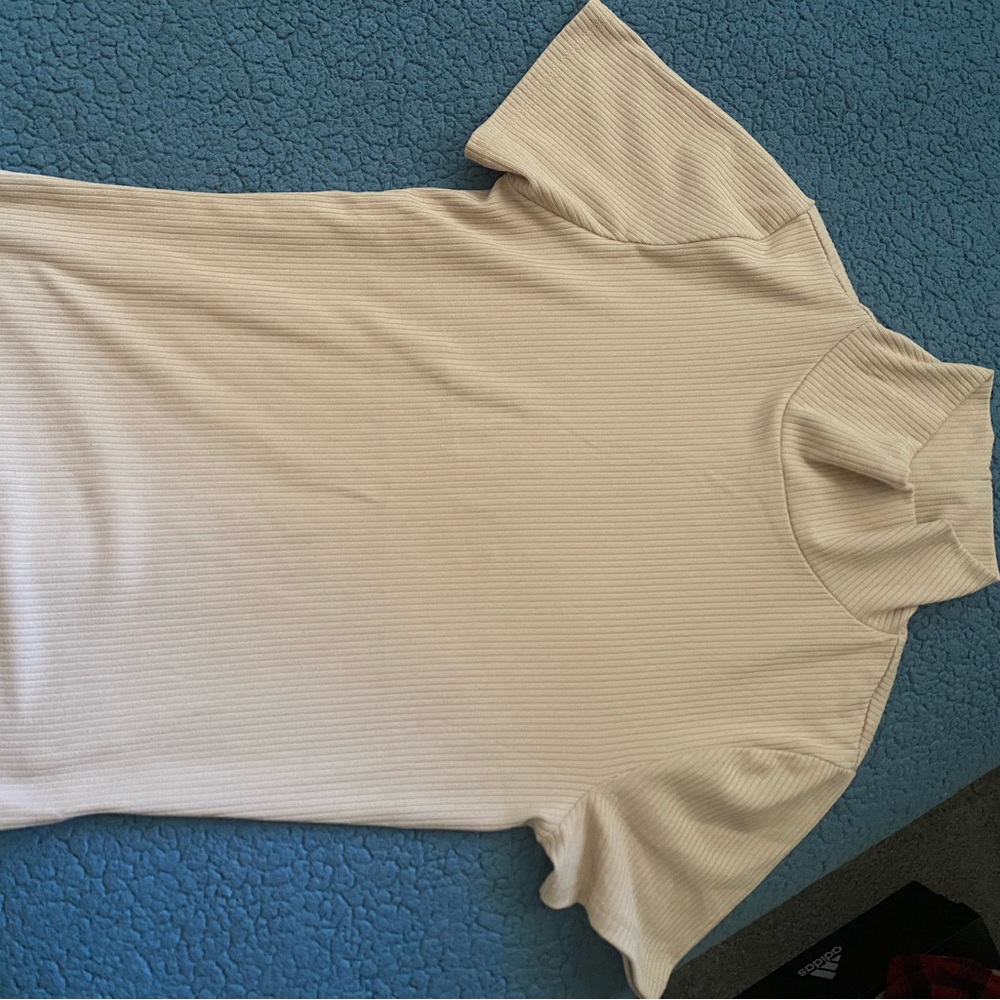 Francesca's Collections Cream Short Sleeve Top